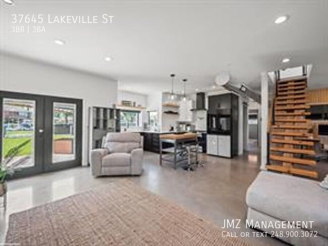 37645 Lakeville St in Harrison Township, MI - Building Photo - Building Photo