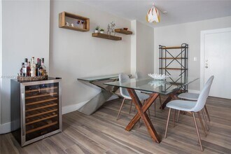 1345 Lincoln Rd in Miami Beach, FL - Building Photo - Building Photo