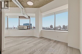 30 Duke St W in Kitchener, ON - Building Photo - Building Photo