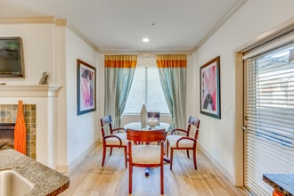 Canyon Crossroads in Phoenix, AZ - Building Photo - Interior Photo