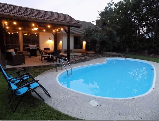 108 Nimrod in Horseshoe Bay, TX - Building Photo - Building Photo