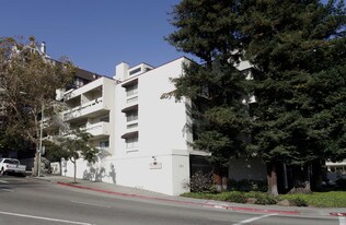 151 Lakeside Dr in Oakland, CA - Building Photo