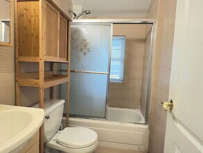 41-43-43 248th St in Queens, NY - Building Photo - Building Photo