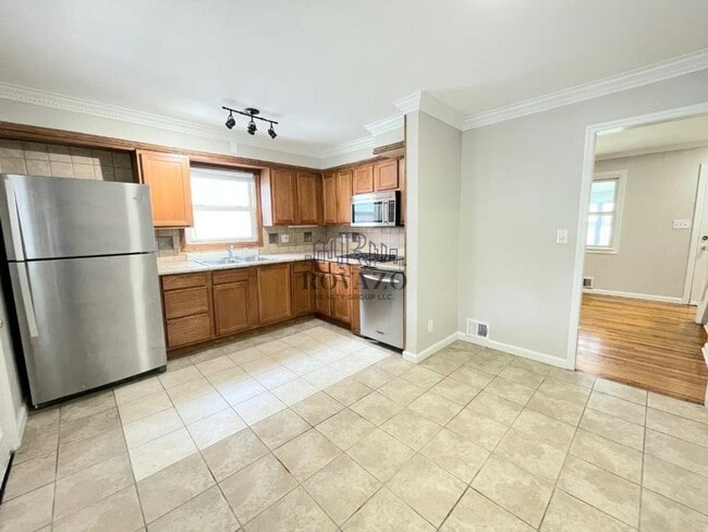 property at 832 Essex Ave