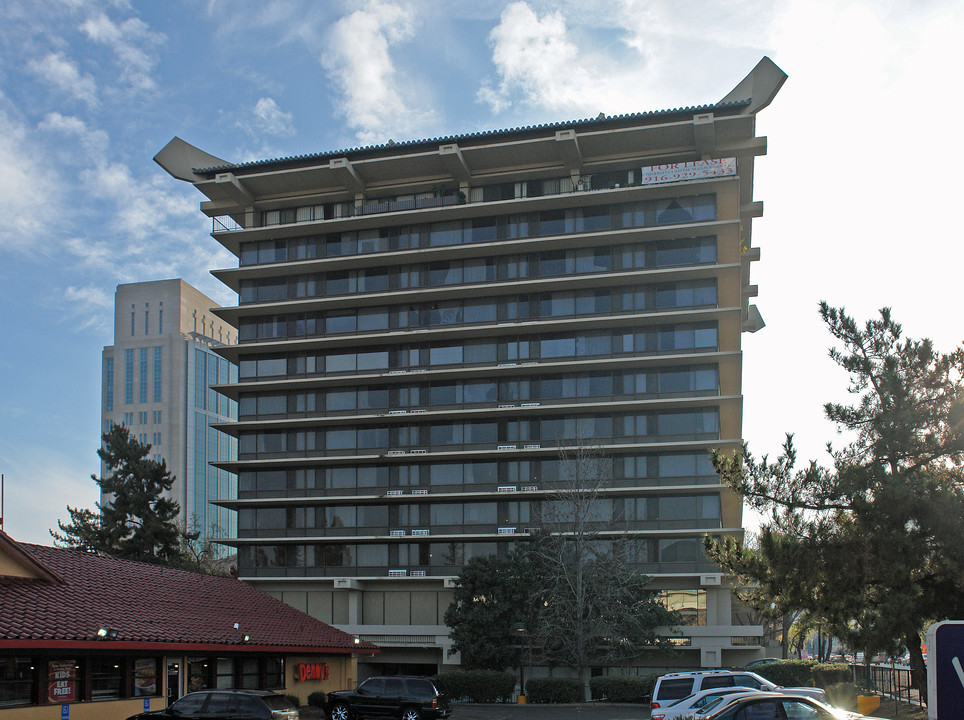 Imperial Tower in Sacramento, CA - Building Photo