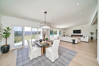 1641 Tower Grove Dr in Beverly Hills, CA - Building Photo - Building Photo