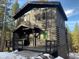 3739 Terrace Dr in South Lake Tahoe, CA - Building Photo