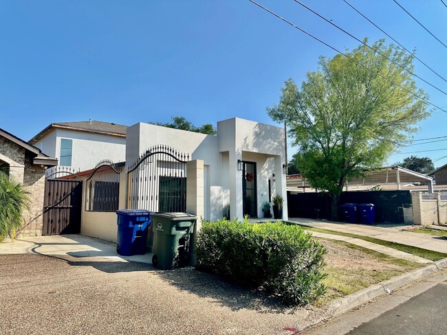 4705 San Francisco Ave in Laredo, TX - Building Photo - Building Photo