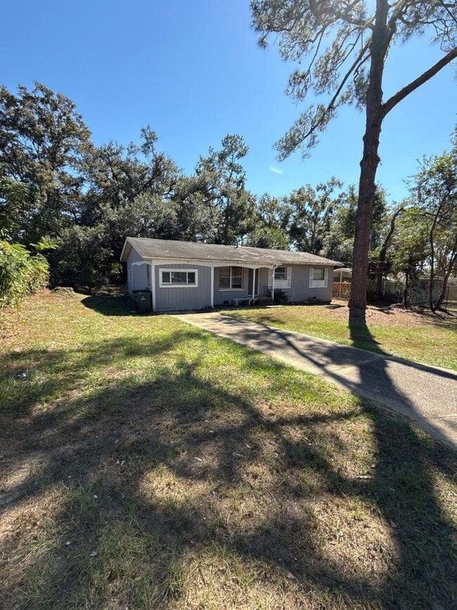 1801 Atkamire Dr in Tallahassee, FL - Building Photo - Building Photo
