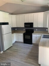 454 Wakefield Dr in Colonial Beach, VA - Building Photo - Building Photo