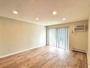 37 South St in Medford, MA - Foto de edificio - Building Photo