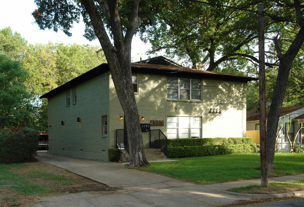 4717 Worth St in Dallas, TX - Foto de edificio