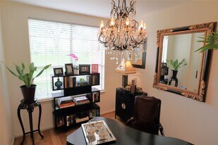 17719 Brair Arbor in Houston, TX - Building Photo