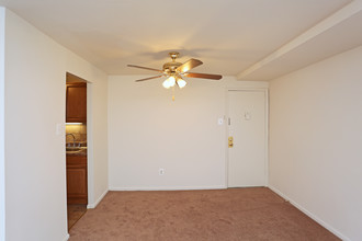 Canal House Apartments in Morrisville, PA - Building Photo - Interior Photo