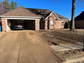 11640 Leewood Dr in Arlington, TN - Building Photo