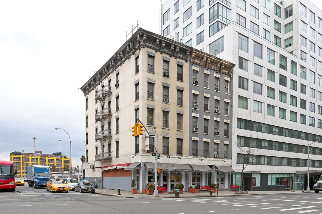 507 Ninth Ave in New York, NY - Building Photo