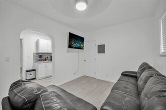 201 SE 23rd St in Fort Lauderdale, FL - Building Photo - Building Photo
