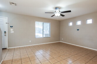 7225 S 37th Glen in Phoenix, AZ - Building Photo - Building Photo