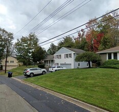 2437 Rhonda Dr in Vestal, NY - Building Photo - Building Photo