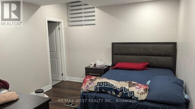 65 Port Royal Ave in Vaughan, ON - Building Photo - Building Photo