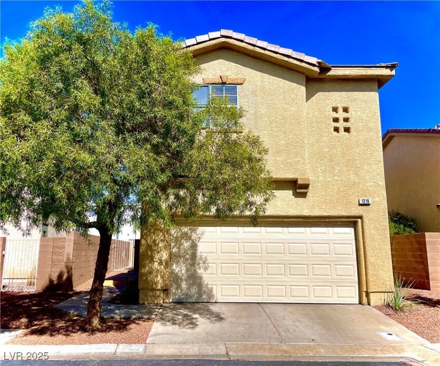 1216 El Cielo Cir in Henderson, NV - Building Photo