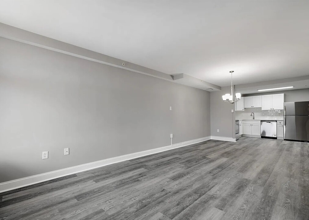 28 Allegheny Ave, Unit 2502 in Towson, MD - Building Photo