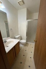 303 Newport Ln in Bartlett, IL - Building Photo - Building Photo