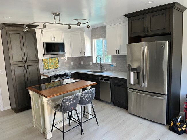 3231 Magnolia Ave in Long Beach, CA - Building Photo - Building Photo