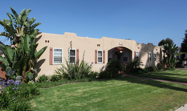 4326-4332 Swift Ave in San Diego, CA - Foto de edificio - Building Photo