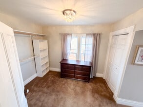 78 Garfield Ave in Galesburg, IL - Building Photo - Building Photo