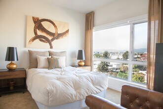 C on Pico in Los Angeles, CA - Foto de edificio - Building Photo