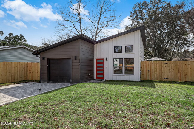 property at 1037 Collier Blvd