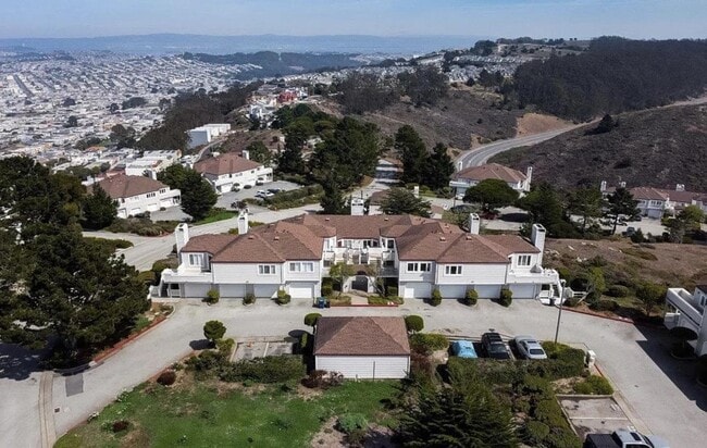 741 Pointe Pacific Dr in Daly City, CA - Building Photo - Building Photo