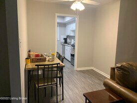 2707 Riedling Dr in Louisville, KY - Building Photo