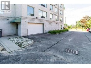405 Erb St. W in Waterloo, ON - Building Photo - Building Photo