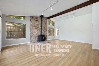 4935 Kurz Cir in Carmichael, CA - Building Photo - Building Photo