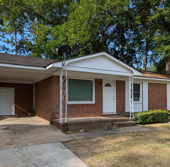 1406 Colquitt Ave Rentals in Albany, GA