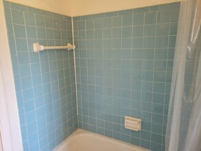 4113 Telegraph Rd, Unit E 101 in Bloomfield, MI - Building Photo - Building Photo
