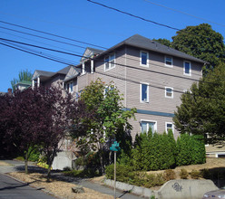 Denny Way Condominiums in Seattle, WA - Building Photo - Building Photo