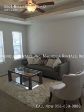 3201 Bellas Hadas St, Unit D in Edinburg, TX - Building Photo - Building Photo