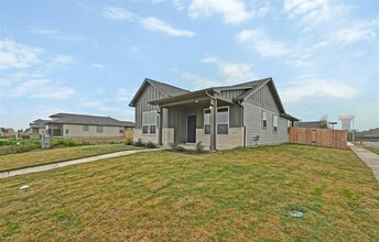 345 Porter Country Pkwy in Buda, TX - Building Photo - Building Photo