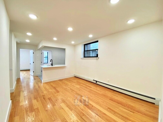 90 E 18th St in Brooklyn, NY - Building Photo - Building Photo