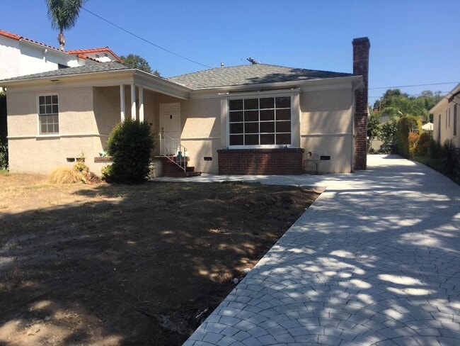 property at 1665 Santa Maria Ave