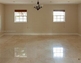 6384 SW 31st St in Miami, FL - Building Photo - Building Photo