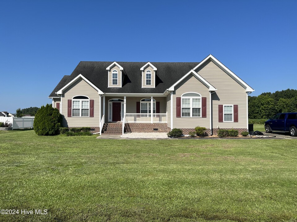 174 Cedarwood Blvd in Hertford, NC - Foto de edificio