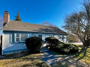 94 Cottonwood Ln in Centerville, MA - Building Photo - Building Photo