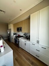 70 Leo M Birmingham Pkwy in Boston, MA - Foto de edificio - Building Photo