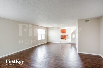 6802 N Denton Ct in McCordsville, IN - Foto de edificio - Building Photo