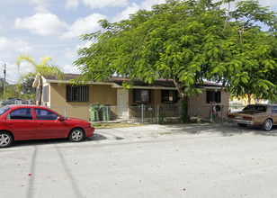 1206-1216 NW 12th St in Homestead, FL - Building Photo - Building Photo