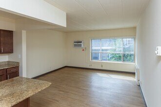 2715 dupont ave S. in Minneapolis, MN - Building Photo - Interior Photo